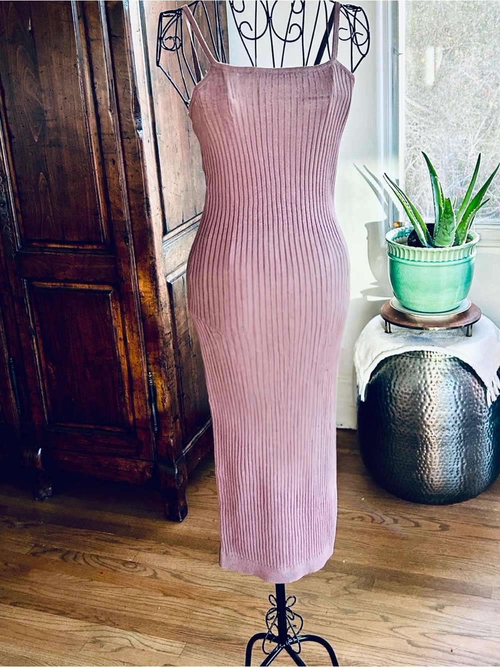 Hot Lava Knit Straight Body-Con Midi Dress in Mauve Female Owned Label NWOT Sz M